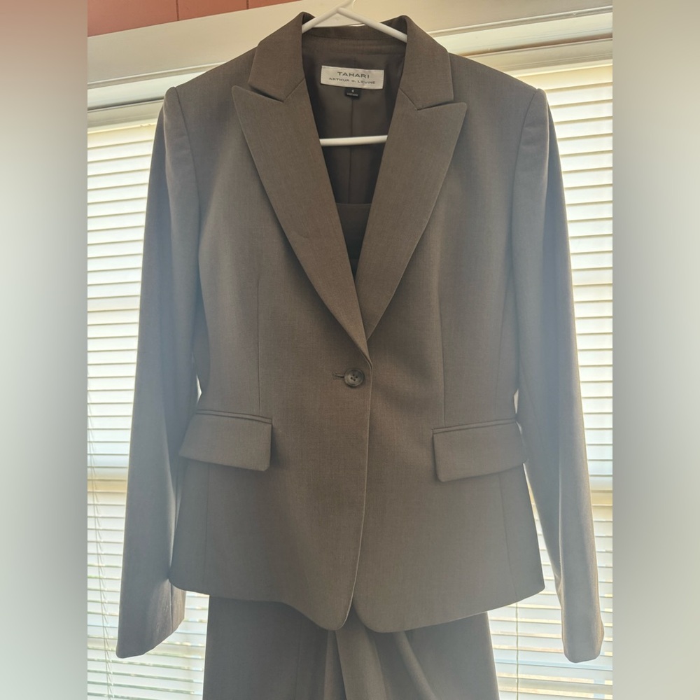 Tahari Women's Classic Taupe Suit